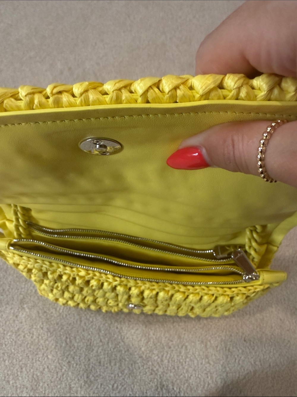 Salvatore Ferragamo Viva crochet shoulder bag - Picture 10 of 10